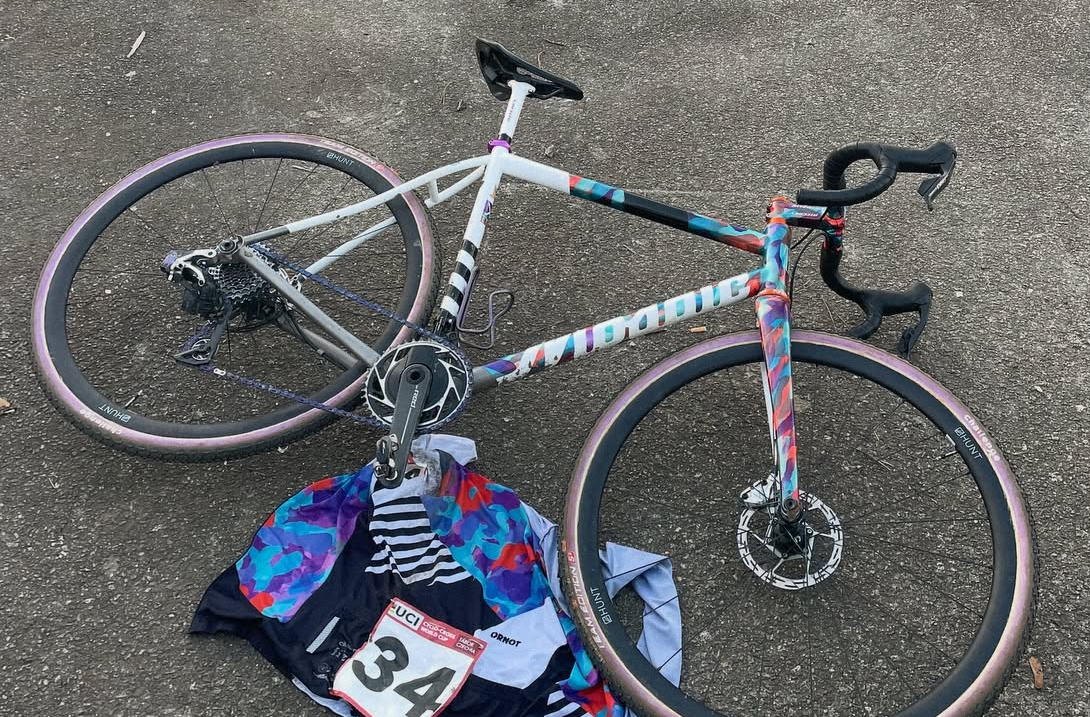 Lost Bikes, UCI stickers and the Iconic Tabor World Cup CX