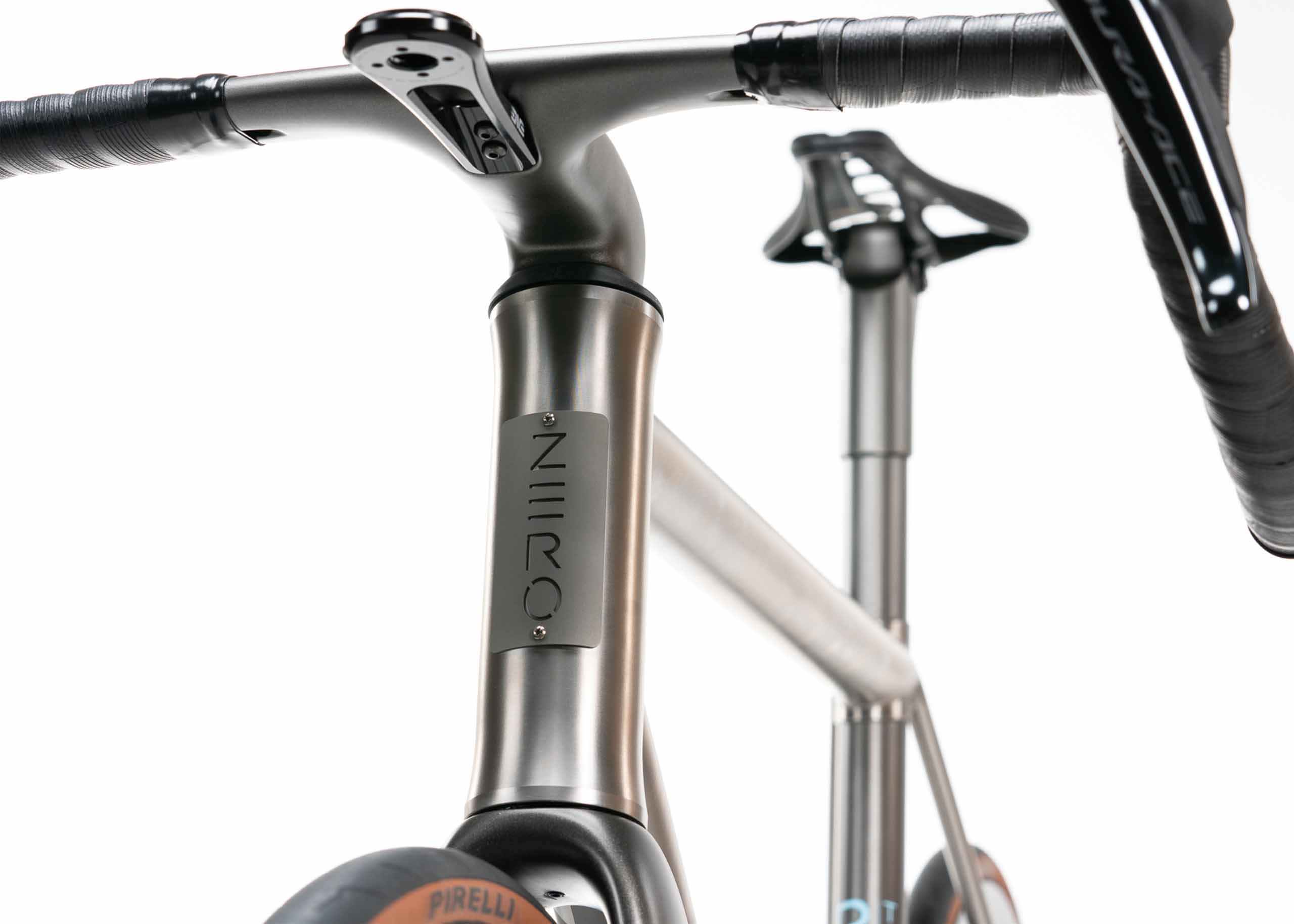 https://mosaiccycles.com/wp-content/uploads/2025/08/Mosaic-RT-Zero-headbadge.jpg