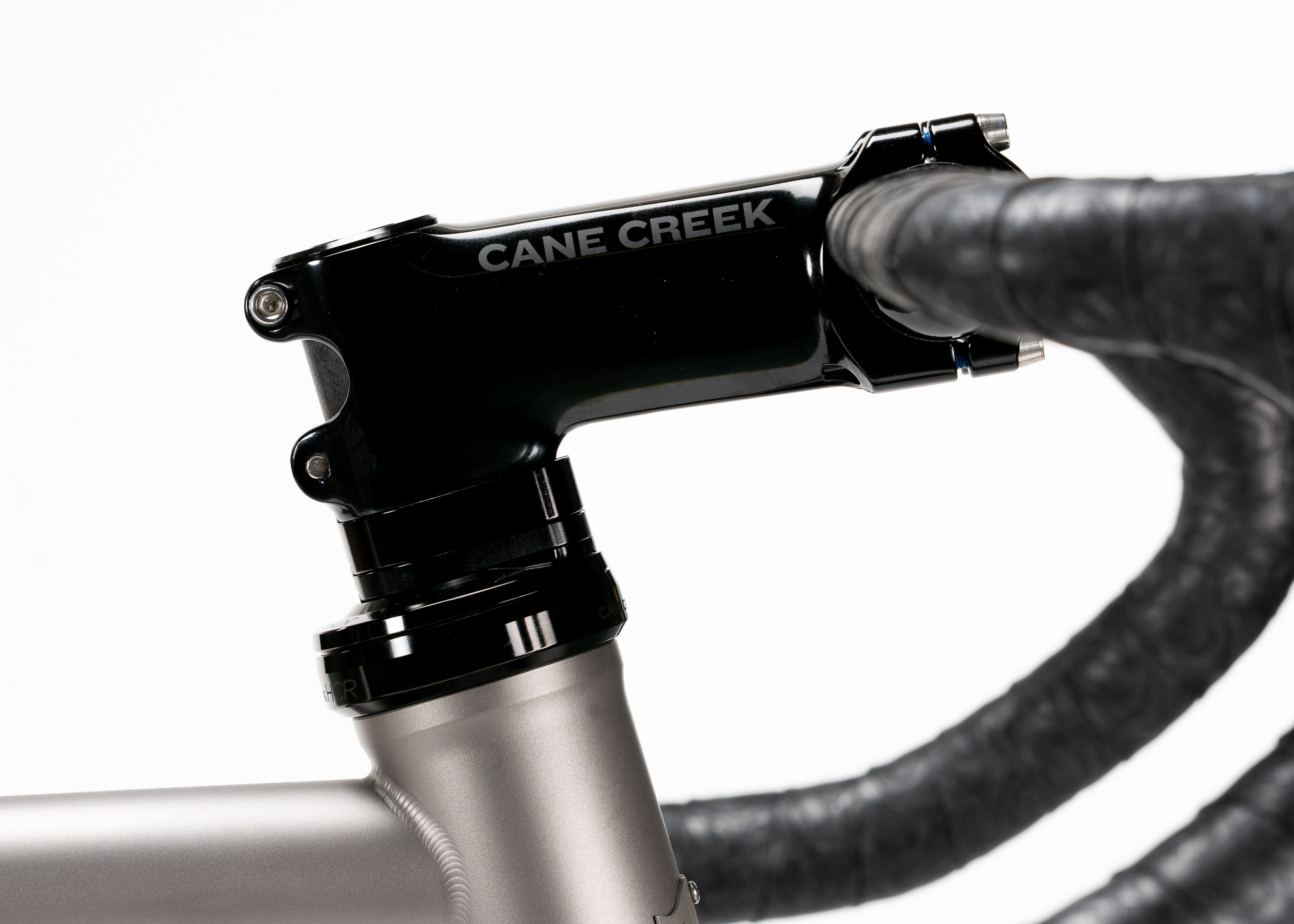 https://mosaiccycles.com/wp-content/uploads/2026/06/Mosaic-AR-2-Titanium-All-Road-Bike-Disc-18.jpg