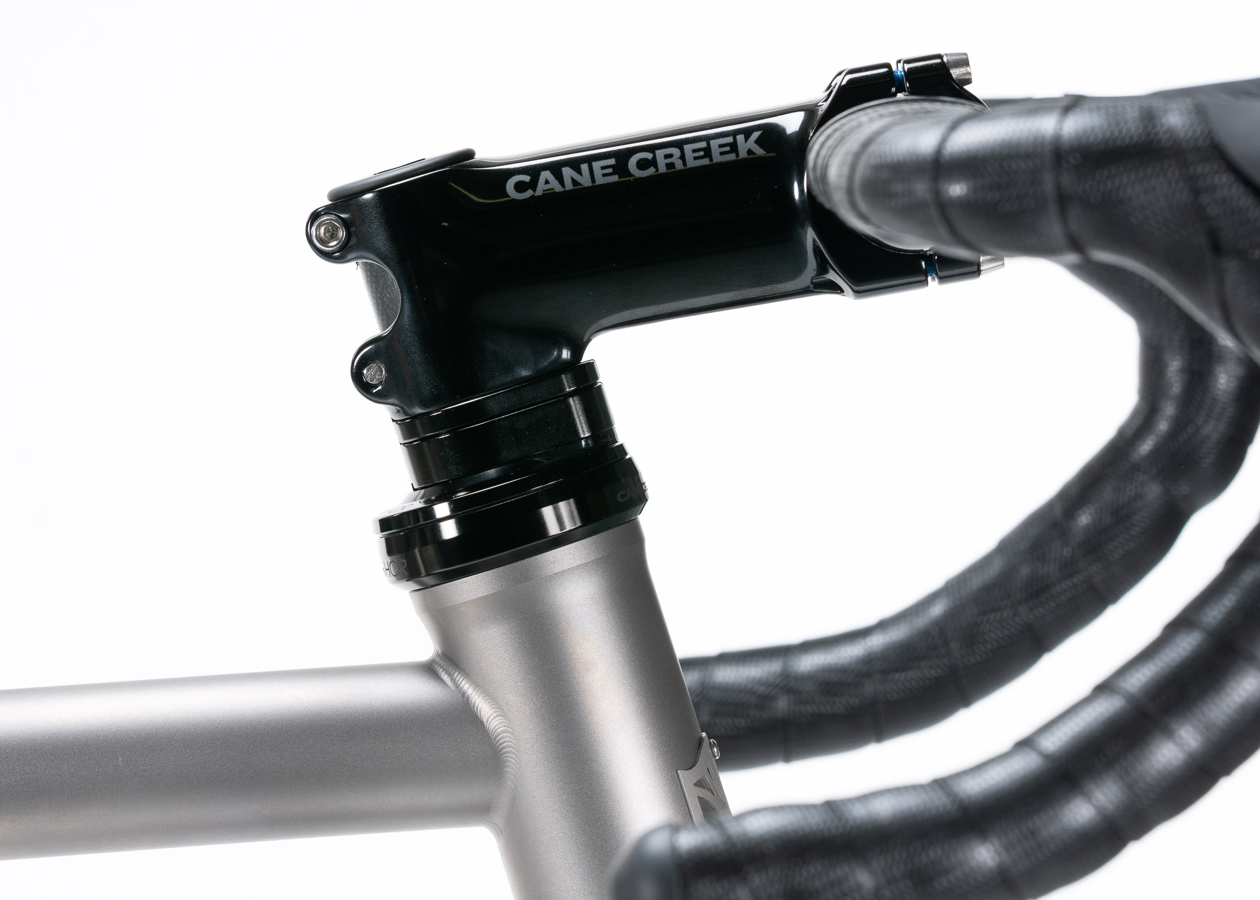 https://mosaiccycles.com/wp-content/uploads/2026/06/Mosaic-AR-2-Titanium-All-Road-Bike-Disc-37.jpg