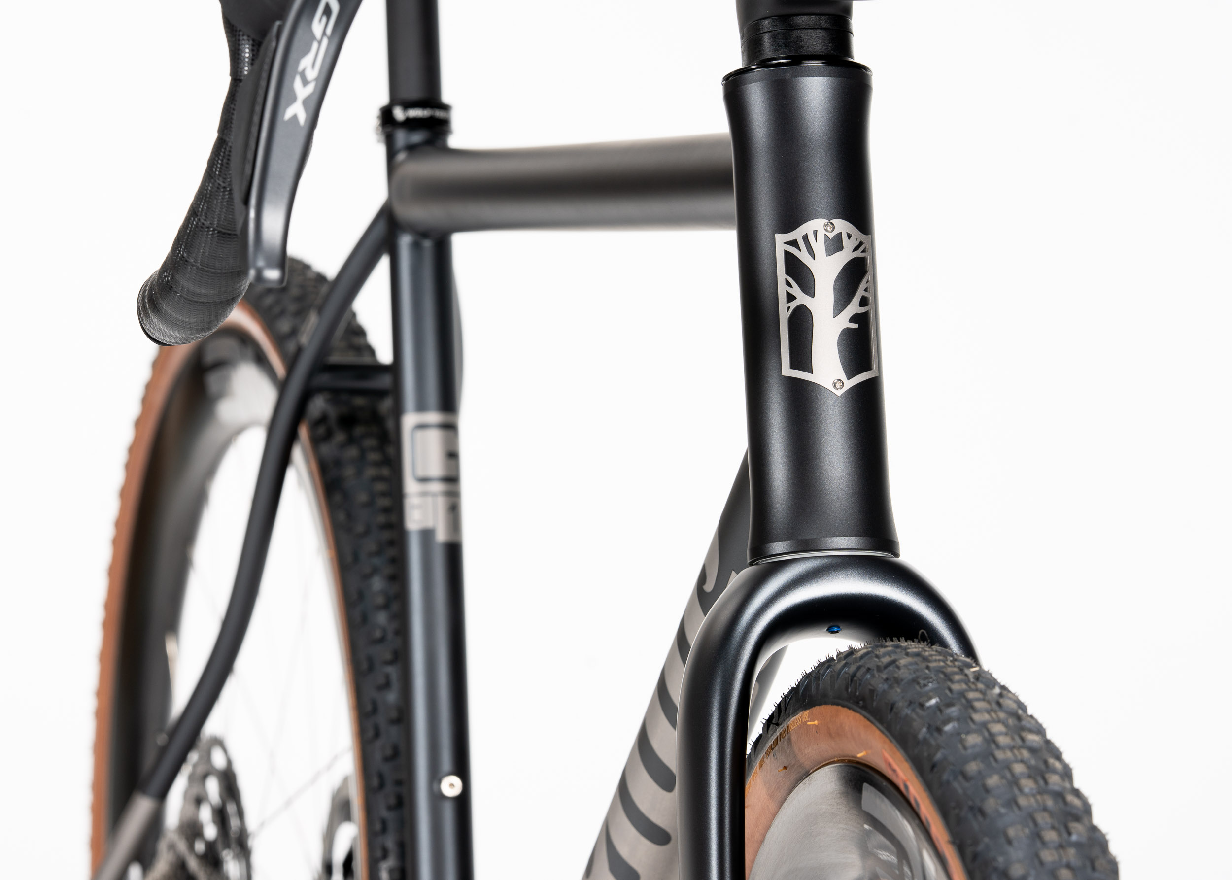 https://mosaiccycles.com/wp-content/uploads/2026/06/Mosaic-Cycles-GT-1-i45-titanium-gravel-bike-09.jpg