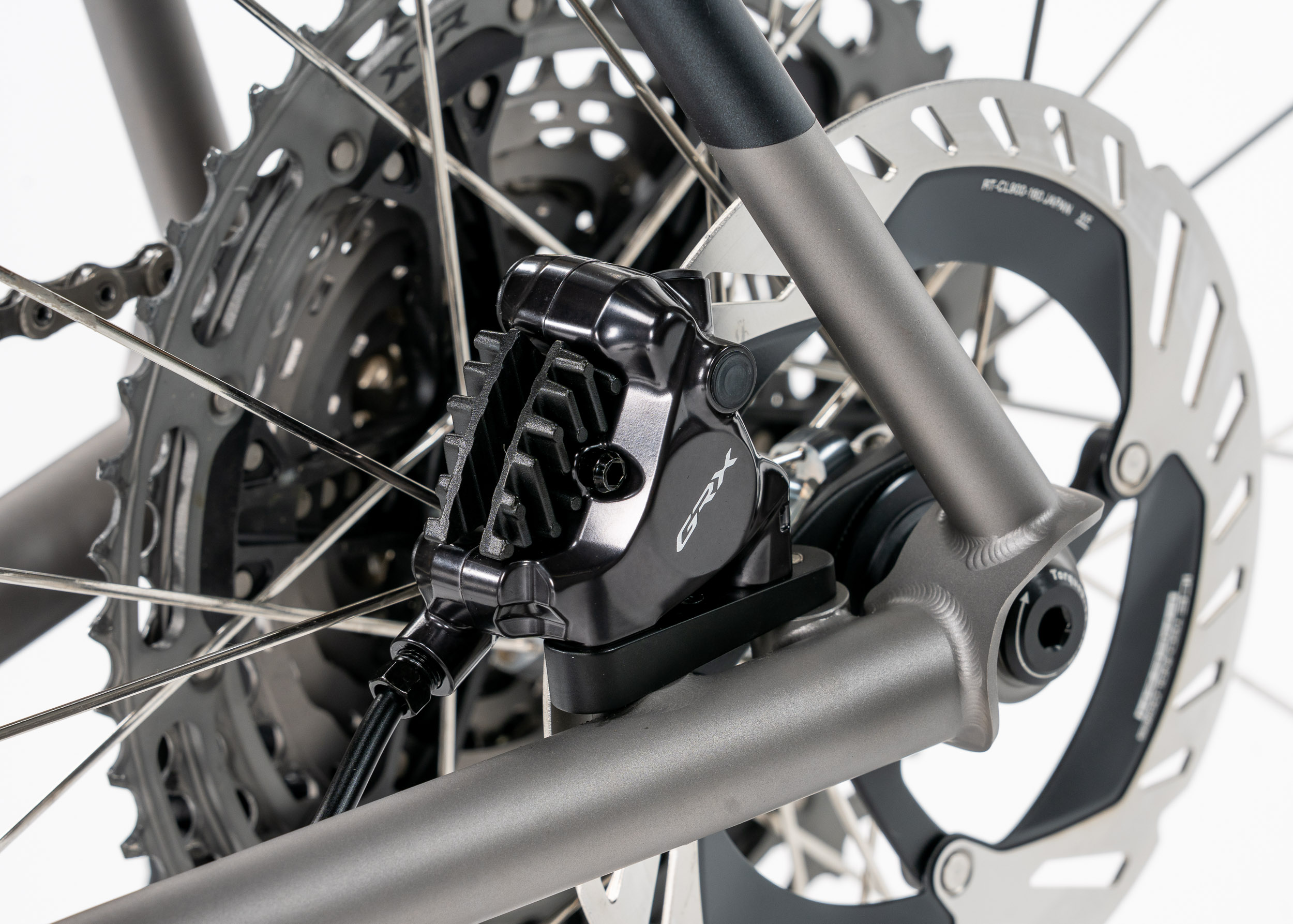 https://mosaiccycles.com/wp-content/uploads/2026/06/Mosaic-Cycles-GT-1-i45-titanium-gravel-bike-11.jpg