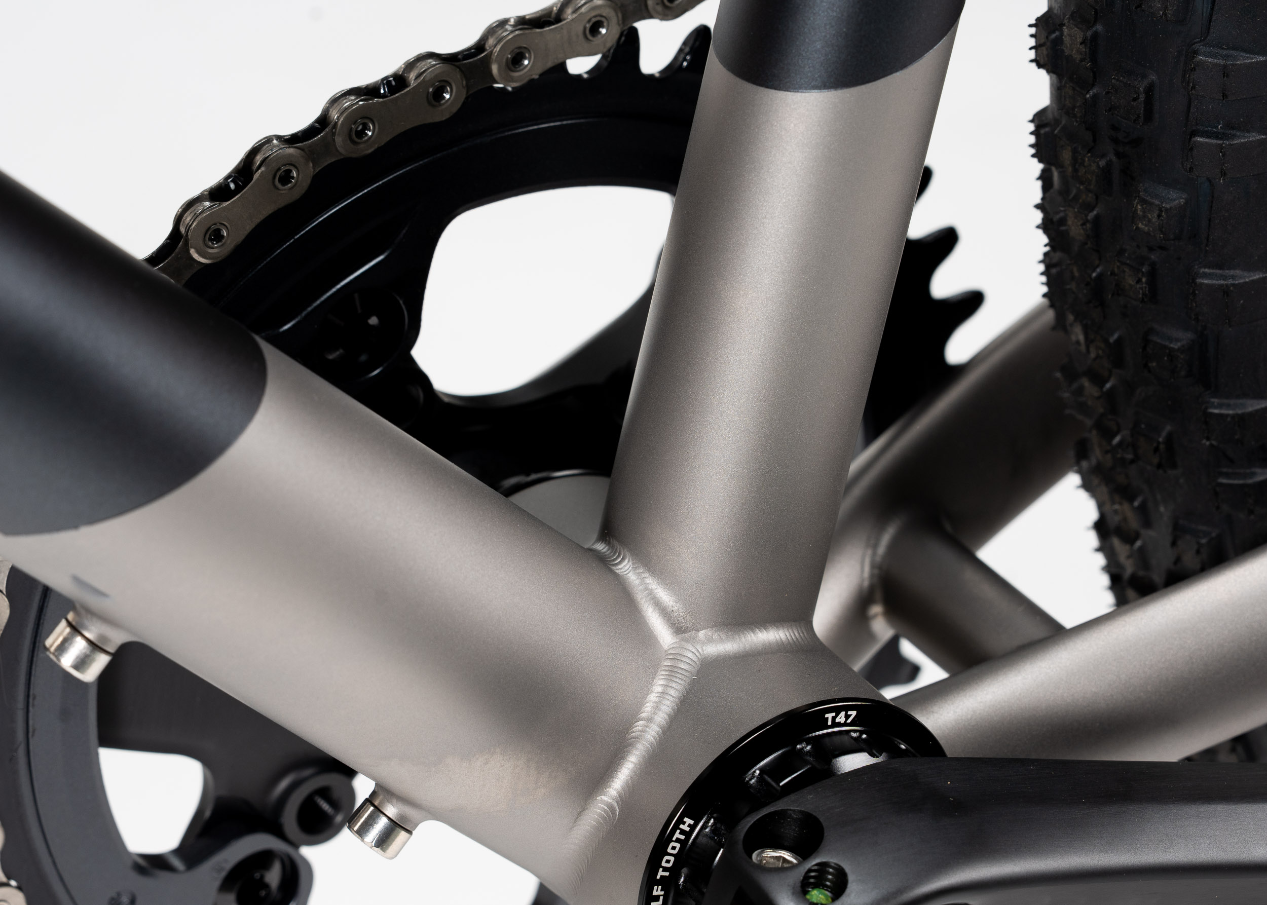 https://mosaiccycles.com/wp-content/uploads/2026/06/Mosaic-Cycles-GT-1-i45-titanium-gravel-bike-13.jpg