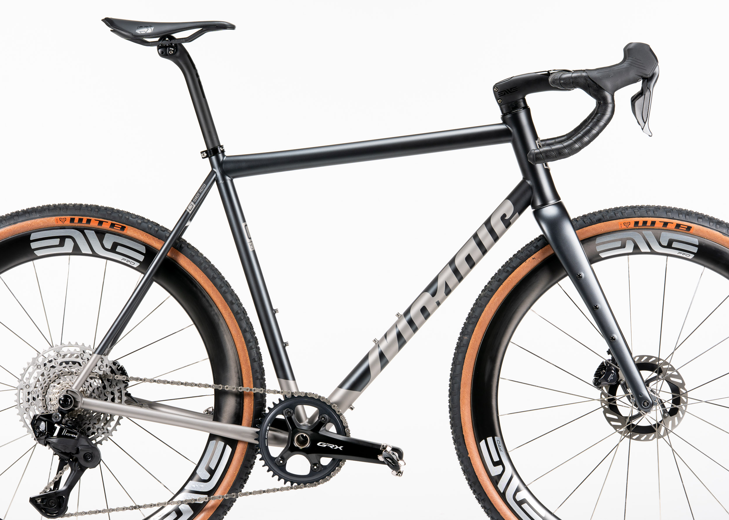 https://mosaiccycles.com/wp-content/uploads/2026/06/Mosaic-Cycles-GT-1-i45-titanium-gravel-bike-15.jpg