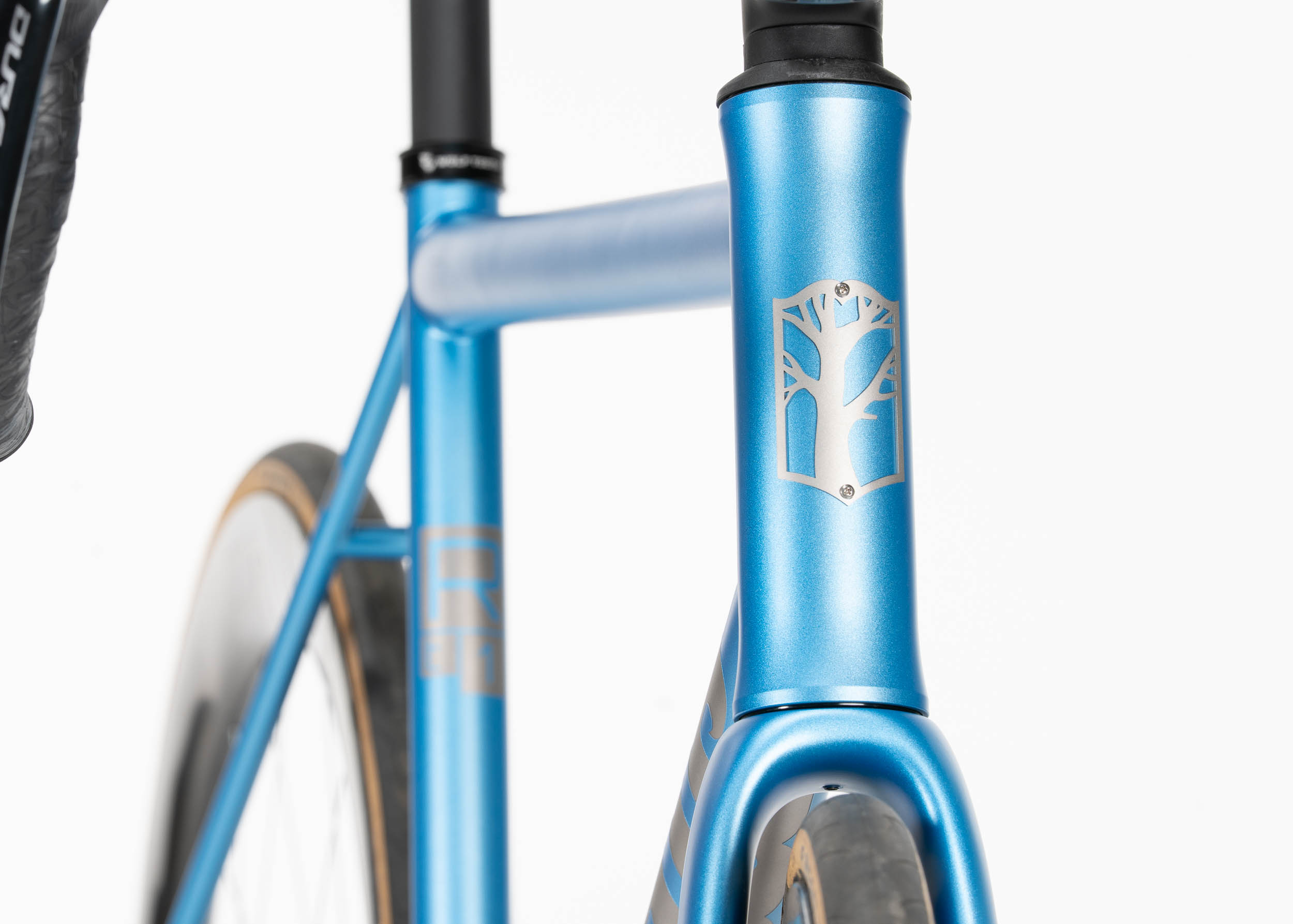 https://mosaiccycles.com/wp-content/uploads/2026/06/Mosaic-Cycles-RT-1-Disc-Brake-Road-bike-18.jpg