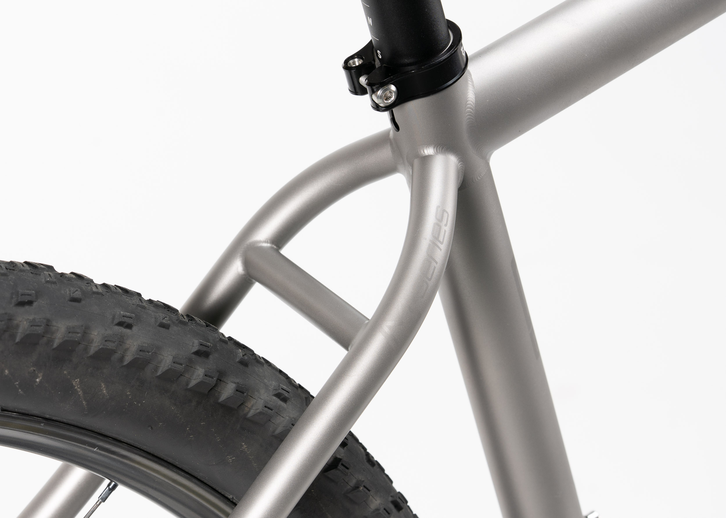 https://mosaiccycles.com/wp-content/uploads/2026/06/Mosaic-MT-2-Titanium-Hardtail-Mountain-Bike-8.jpg