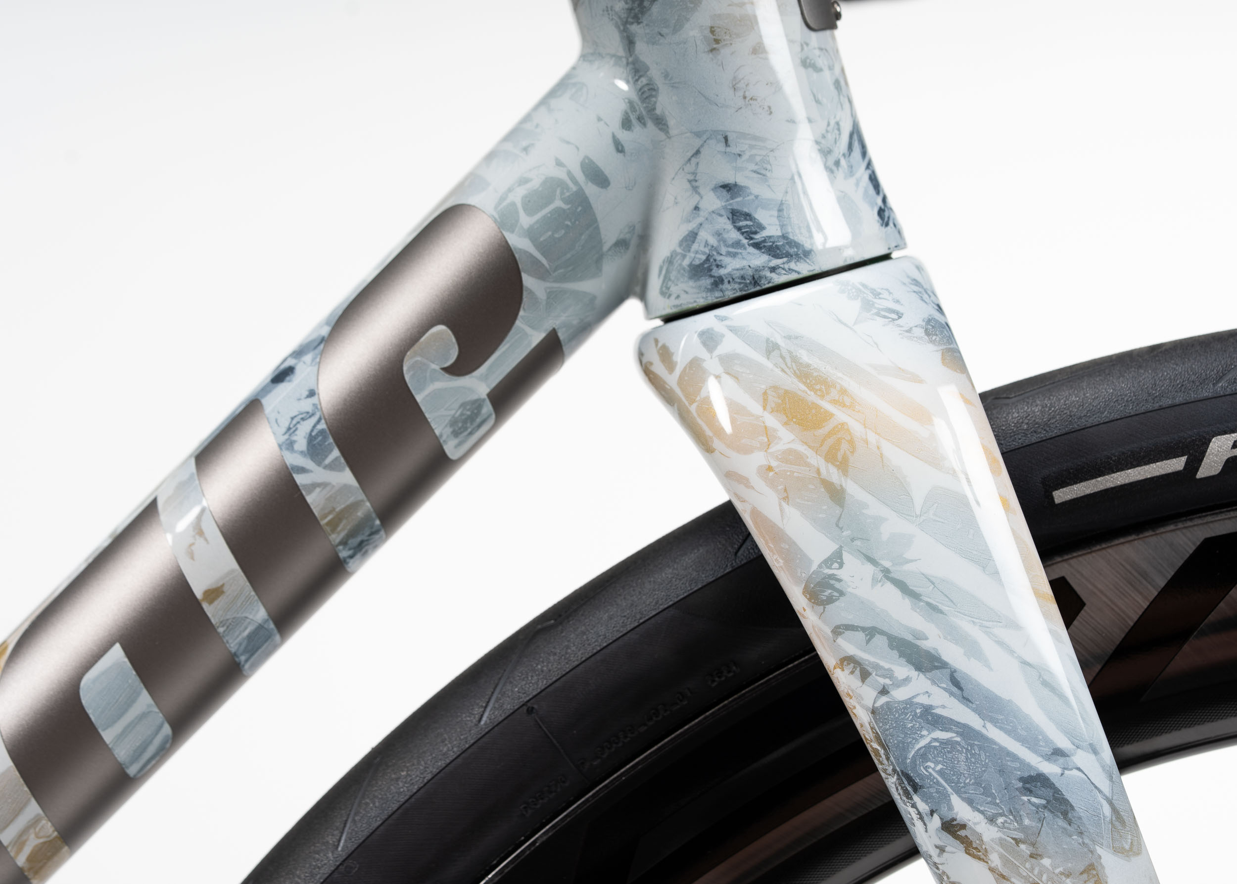 https://mosaiccycles.com/wp-content/uploads/2026/07/Mosaic-RT-Zero-Titanium-Road-Bike-Zero-Ops-097.jpg
