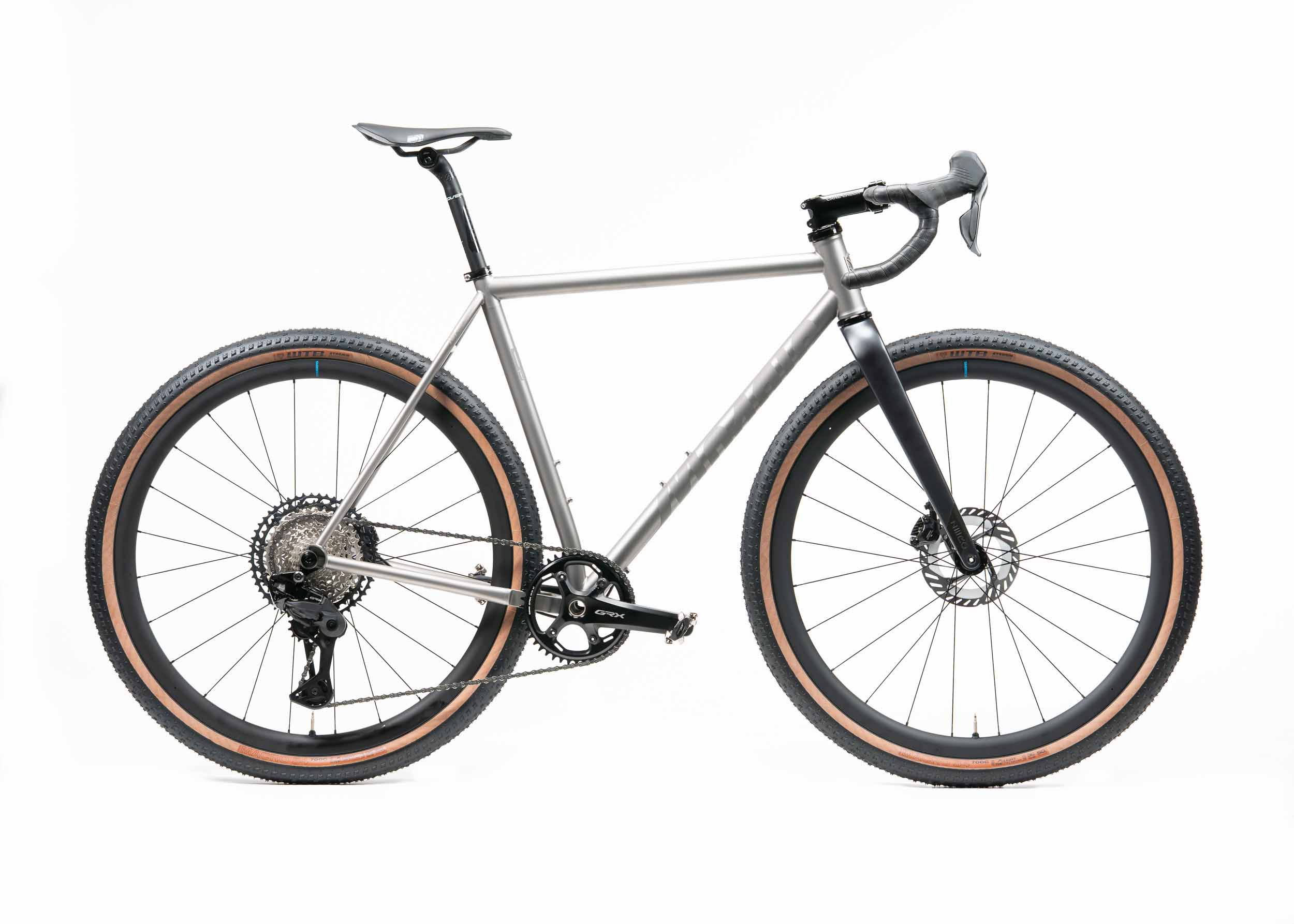 https://mosaiccycles.com/wp-content/uploads/2026/08/Mosaic-Cycles-GT-2-i55-Titanium-Gravel-Bike-17.jpg