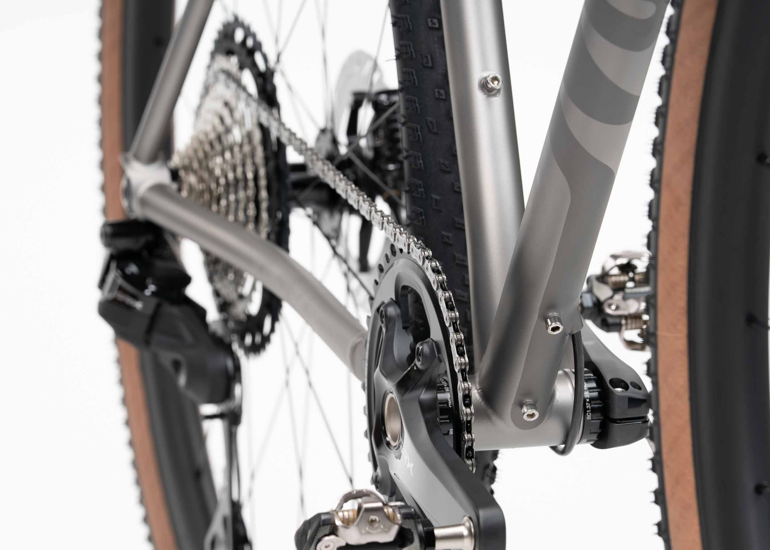 https://mosaiccycles.com/wp-content/uploads/2026/08/Mosaic-Cycles-GT-2-i55-Titanium-Gravel-Bike-29.jpg