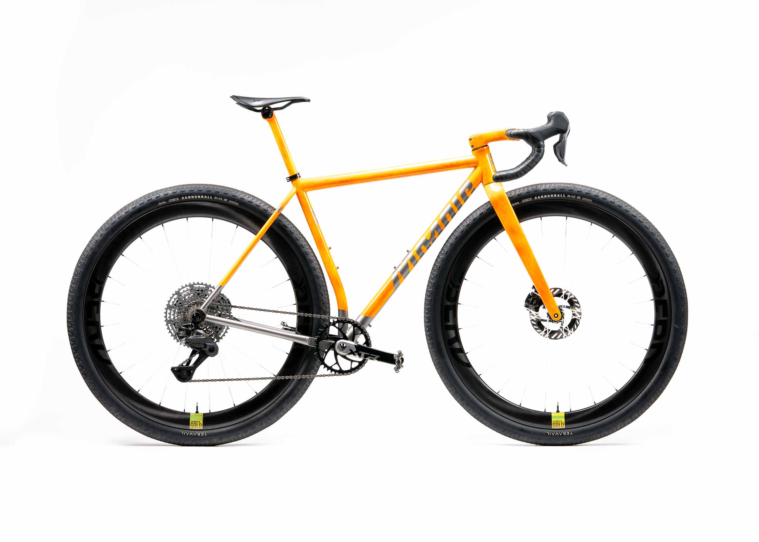 https://mosaiccycles.com/wp-content/uploads/2026/08/Mosaic-GT-1-i55-32-Titanium-Gravel-Bike-01.jpg