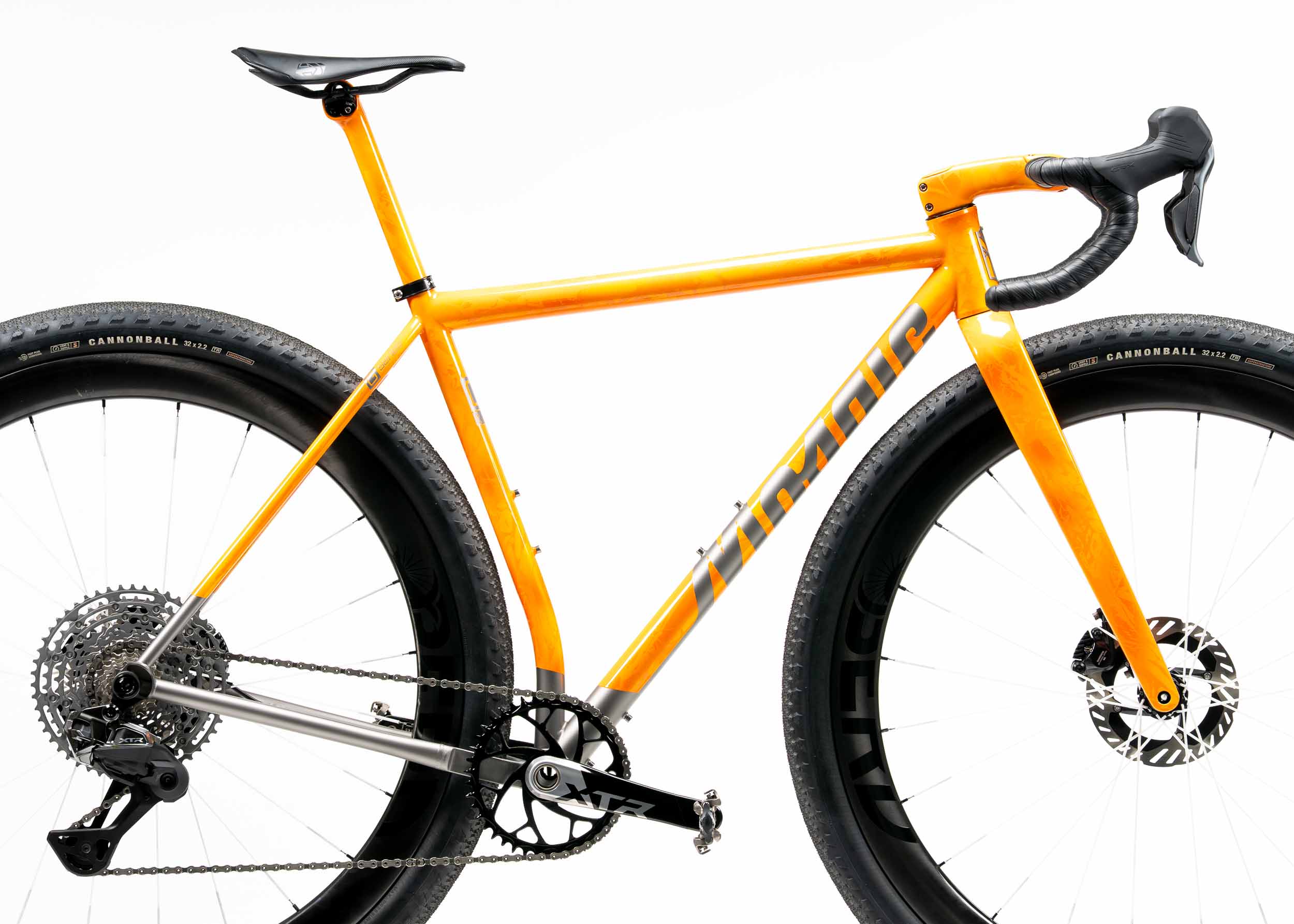 https://mosaiccycles.com/wp-content/uploads/2026/08/Mosaic-GT-1-i55-32-Titanium-Gravel-Bike-02.jpg