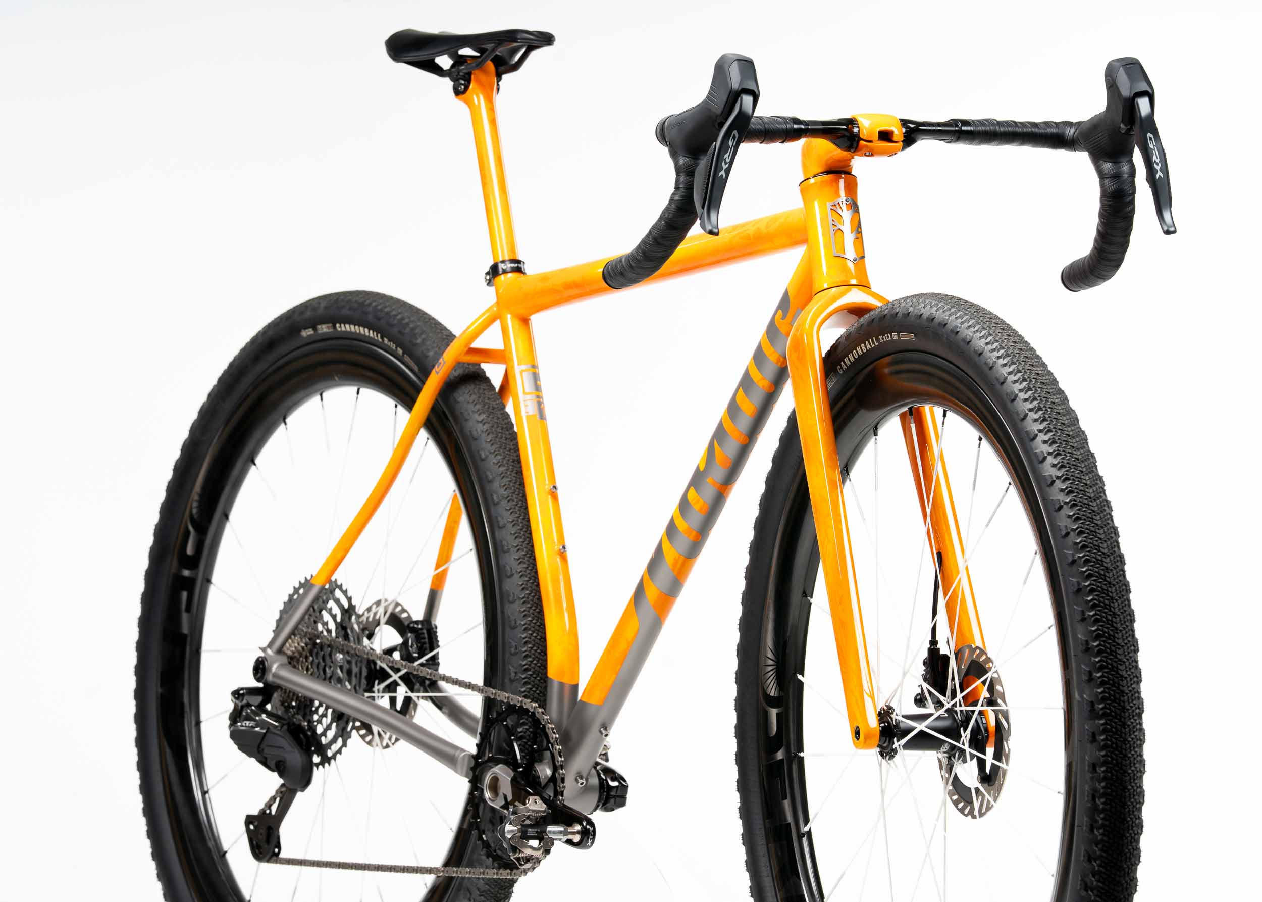 https://mosaiccycles.com/wp-content/uploads/2026/08/Mosaic-GT-1-i55-32-Titanium-Gravel-Bike-06.jpg