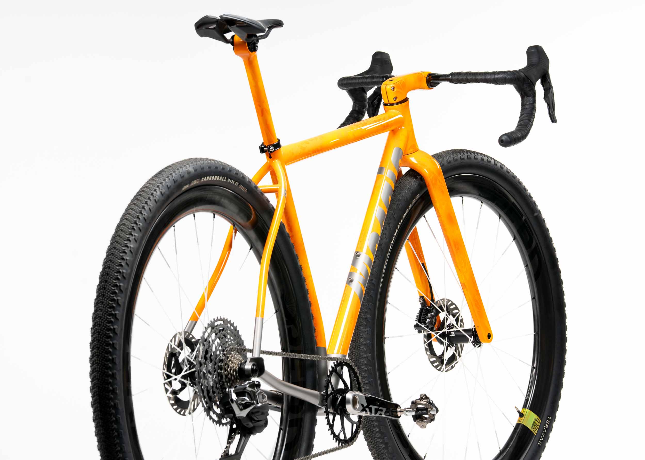 https://mosaiccycles.com/wp-content/uploads/2026/08/Mosaic-GT-1-i55-32-Titanium-Gravel-Bike-08.jpg