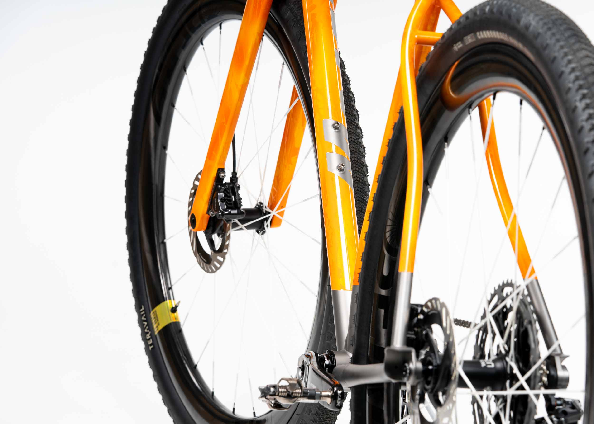 https://mosaiccycles.com/wp-content/uploads/2026/08/Mosaic-GT-1-i55-32-Titanium-Gravel-Bike-09.jpg