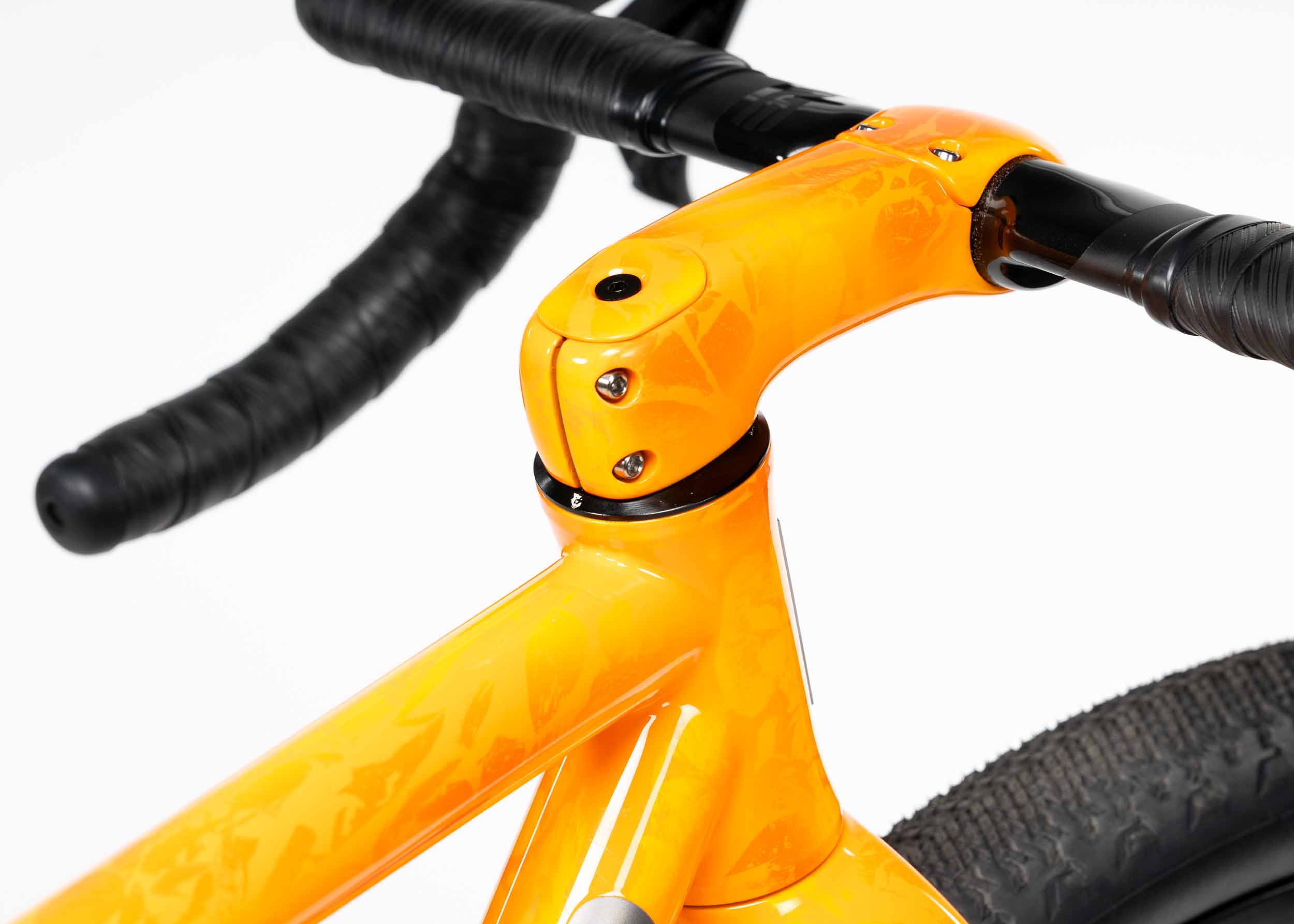 https://mosaiccycles.com/wp-content/uploads/2026/08/Mosaic-GT-1-i55-32-Titanium-Gravel-Bike-18.jpg