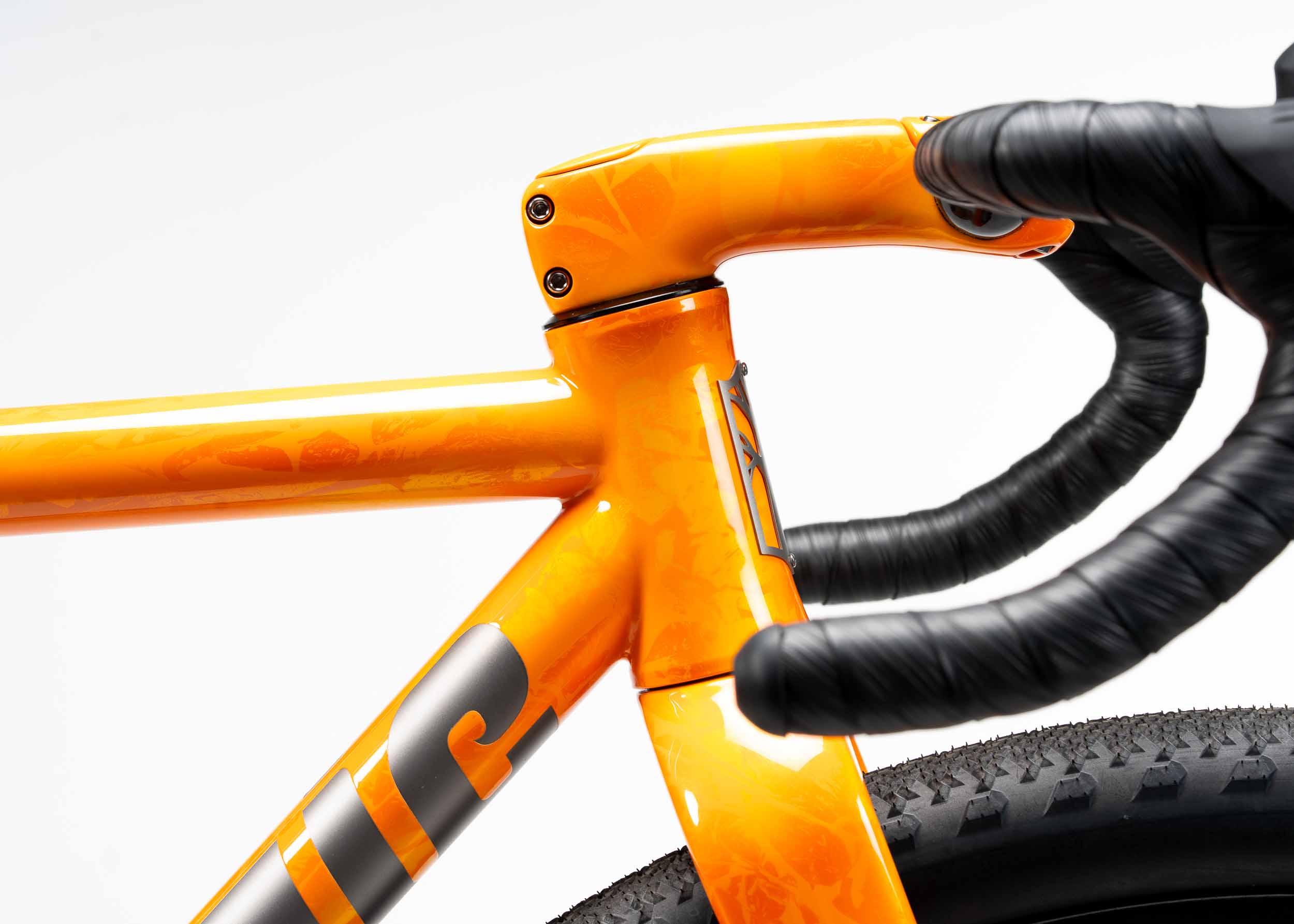 https://mosaiccycles.com/wp-content/uploads/2026/08/Mosaic-GT-1-i55-32-Titanium-Gravel-Bike-23.jpg