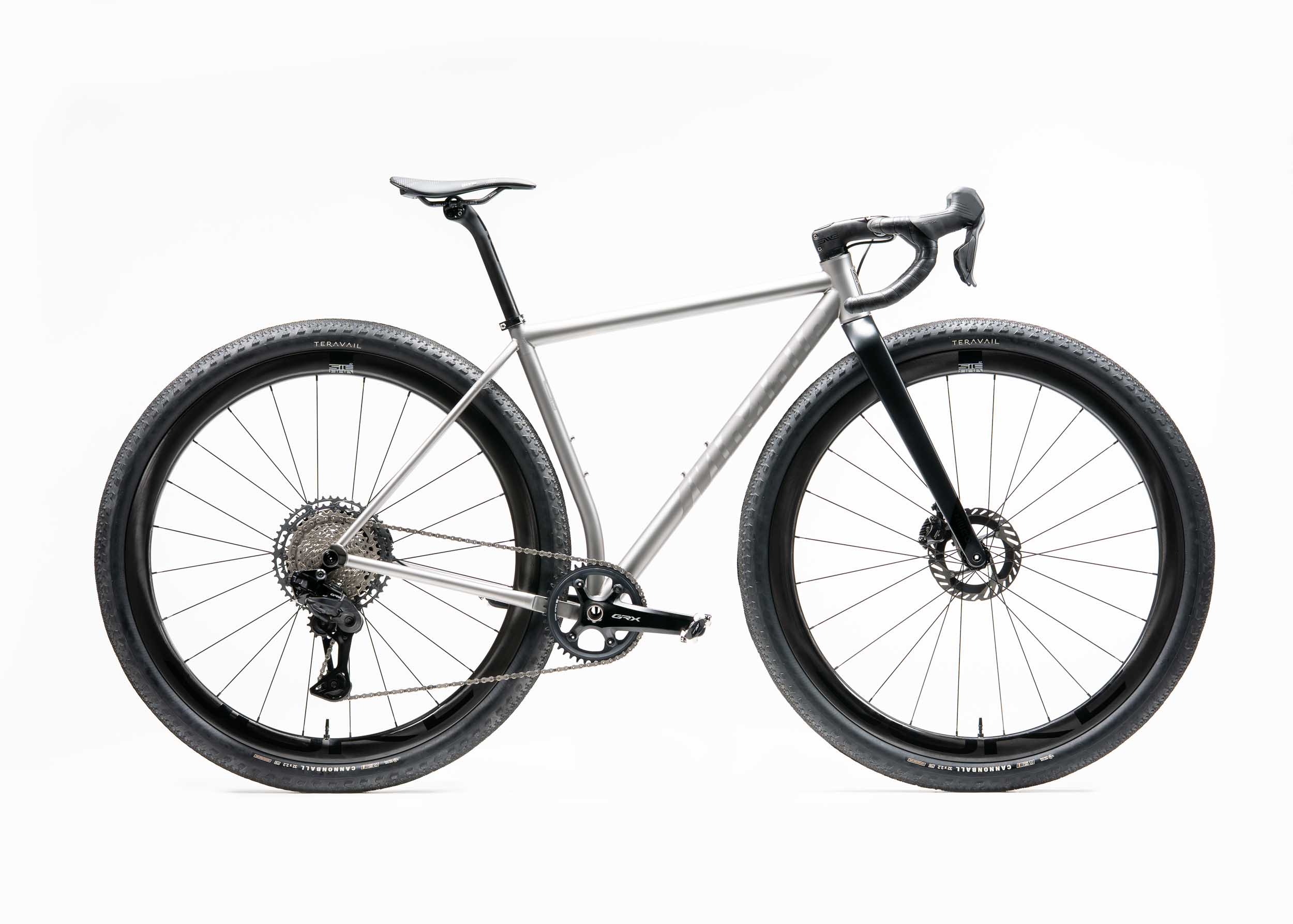 https://mosaiccycles.com/wp-content/uploads/2026/08/Mosaic-GT-2-i55-32-Titanium-Gravel-Bike-02.jpg